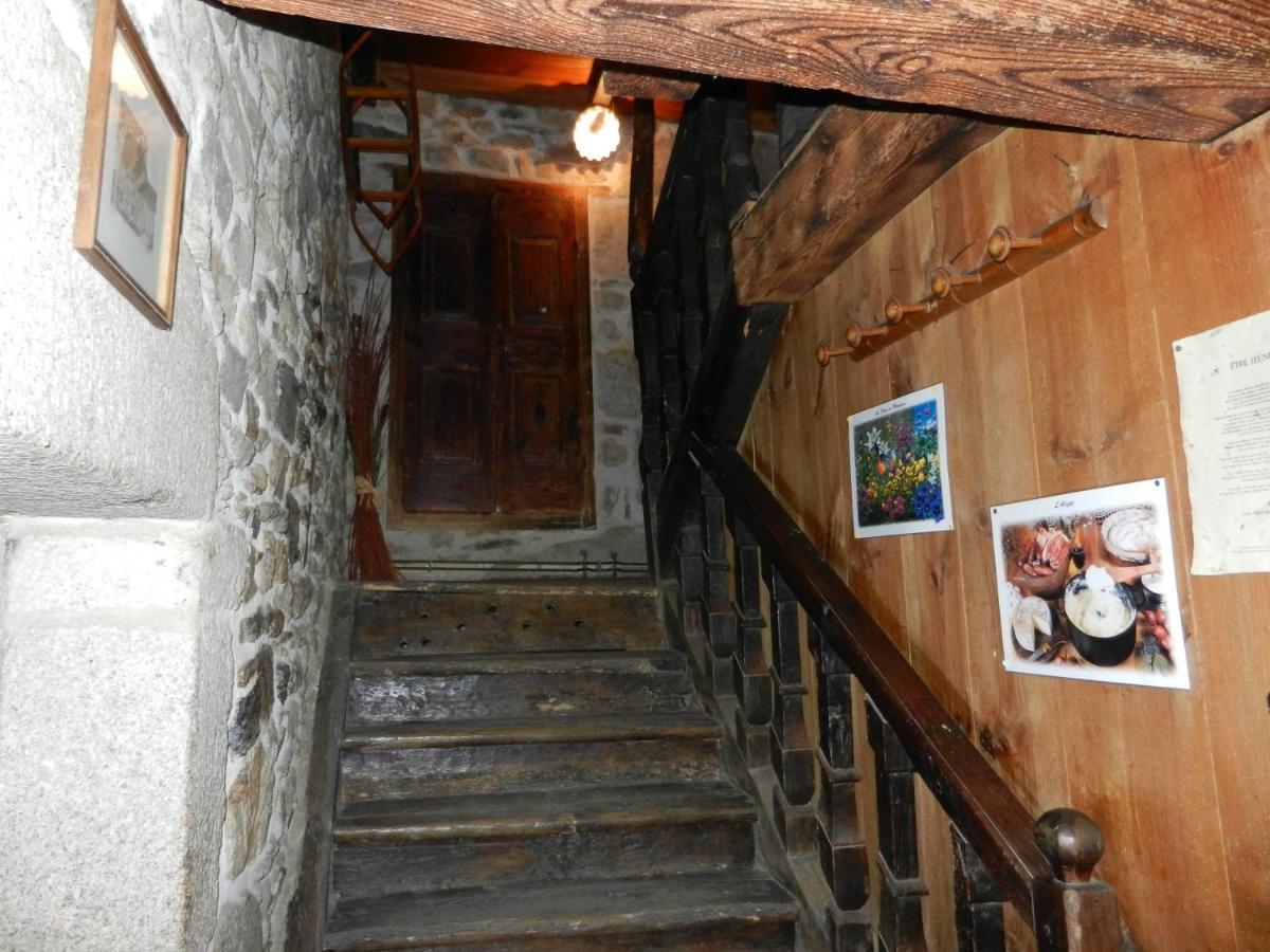 Auberge Paysanne Loubaresse  Eksteriør billede